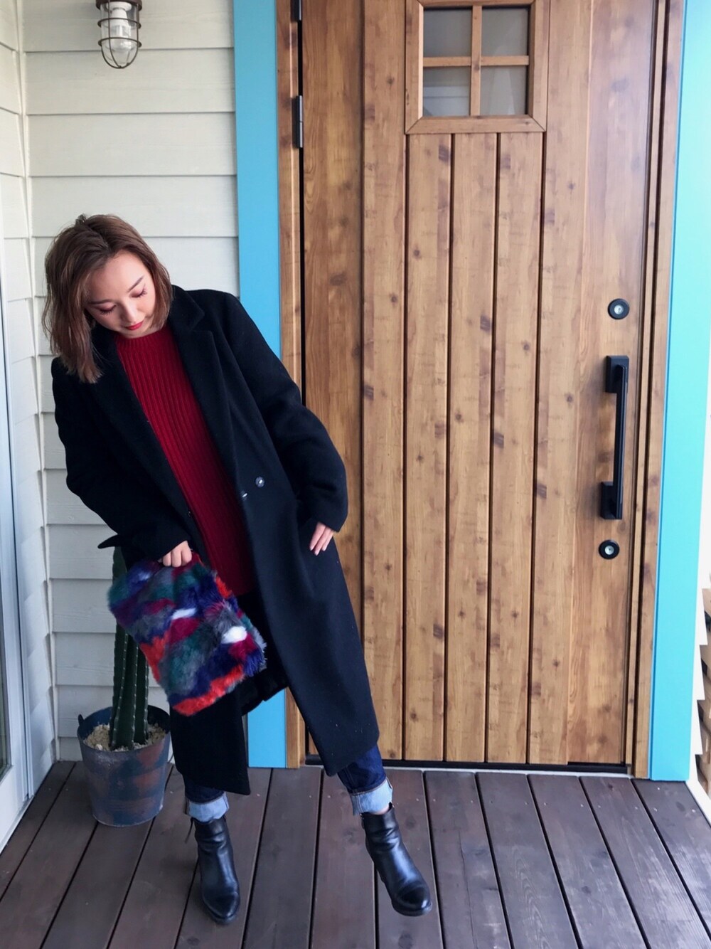 「アズール、マウジー、スライ、SLY、AZUL by moussy、moussy、ママコーデ、ママファッション」｜「SLYのアイテム（チェスターコート、ブラック系）」を使った、ANNAさん（レディース・156cm）の冬コーディネートの1枚目の写真
