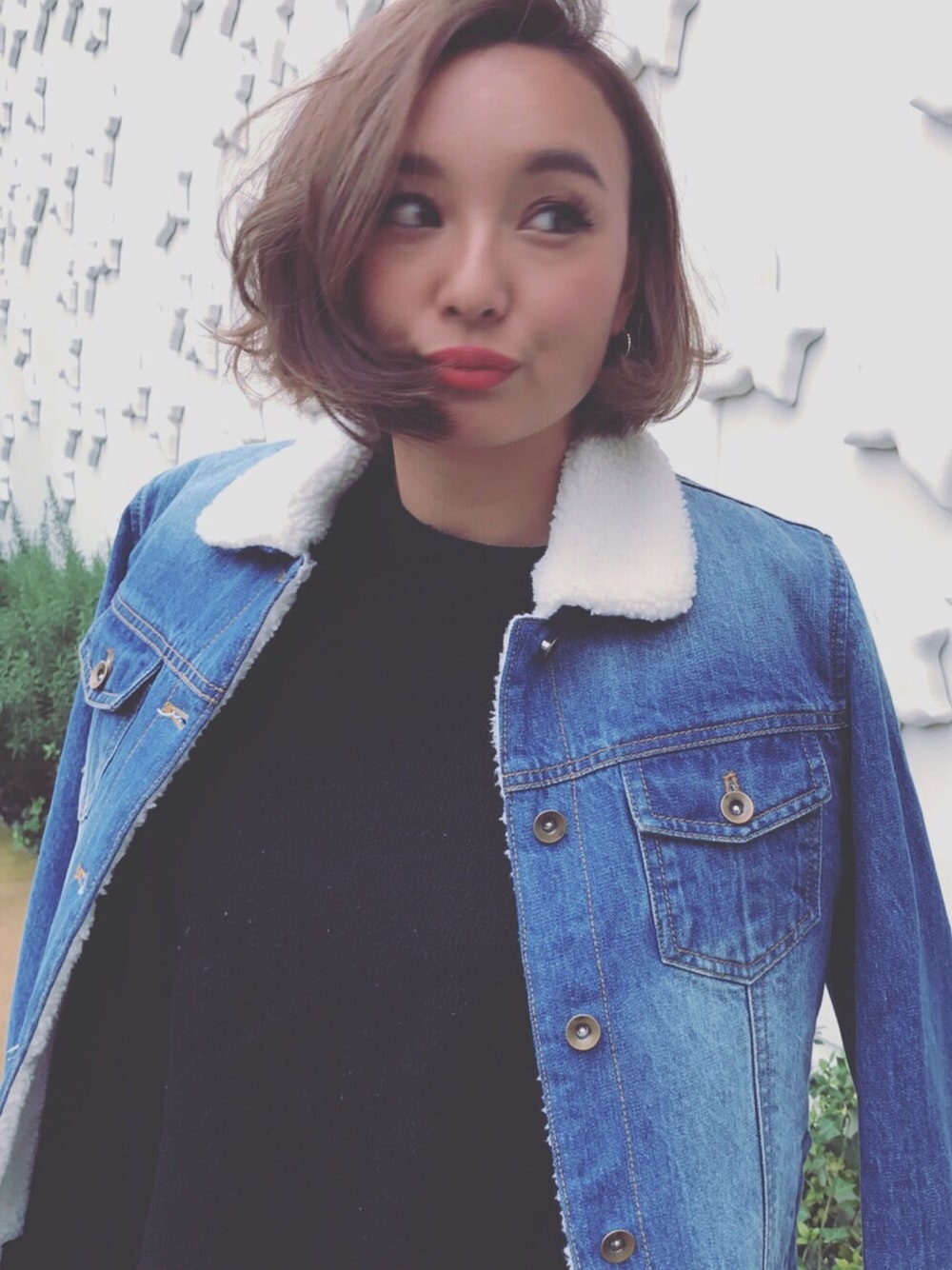 「Vicente、マウジー、moussy、デニムジャケット、ボアジャケット、ママコーデ、ママファッション」｜「MOUSSYのアイテム（ワンピース、ブラック系）」を使った、ANNAさん（レディース・156cm）の冬コーディネートの1枚目の写真