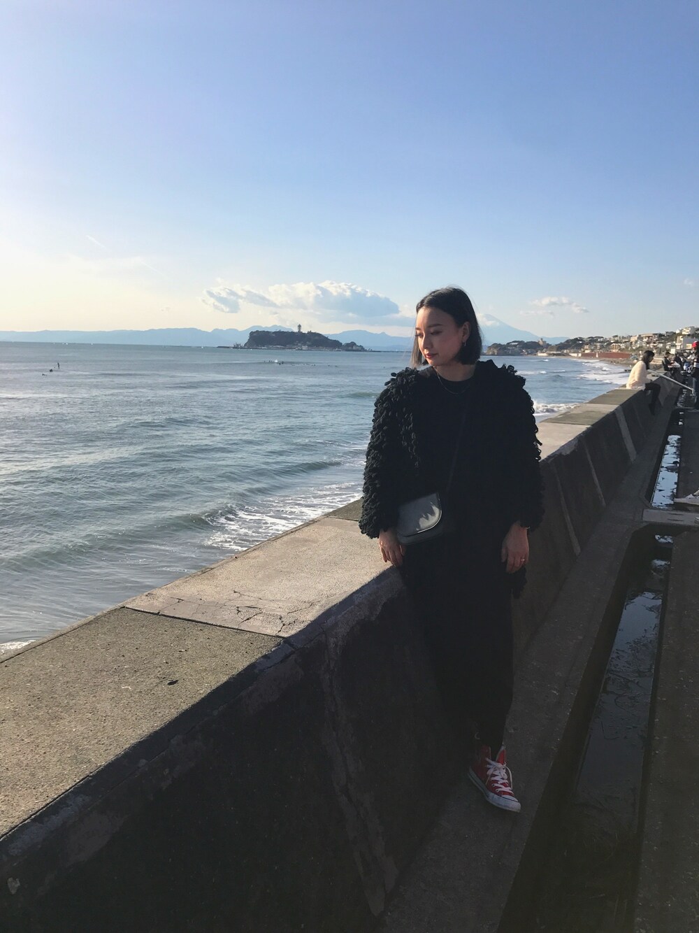 「コンバース、SLY、moussy、プードル、プードルコート、ニットガウン」｜「korea importのアイテム（ジャケット/アウター、ブラック系）」を使った、ANNAさん（レディース・156cm）の冬コーディネートの1枚目の写真