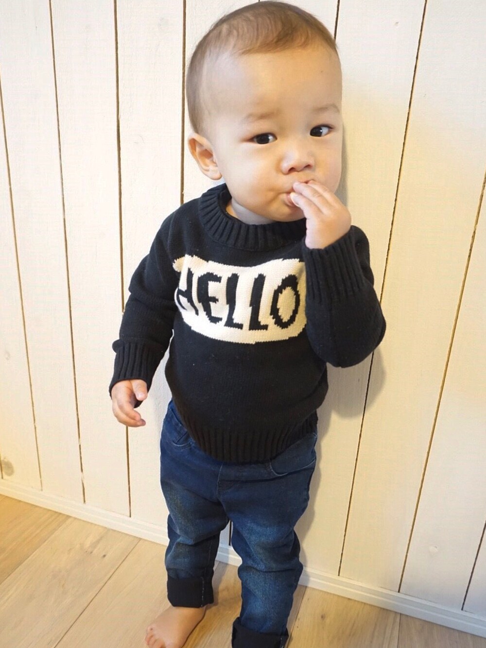 「ニット、デニムパンツ、GAPbaby、GAP、ベビーコーデ、デニム、ブラックコーデ」｜「lunetta_babeのアイテム（ニット/セーター、ブラック系）」を使った、ANNAさん（レディース・156cm）の冬コーディネートの1枚目の写真