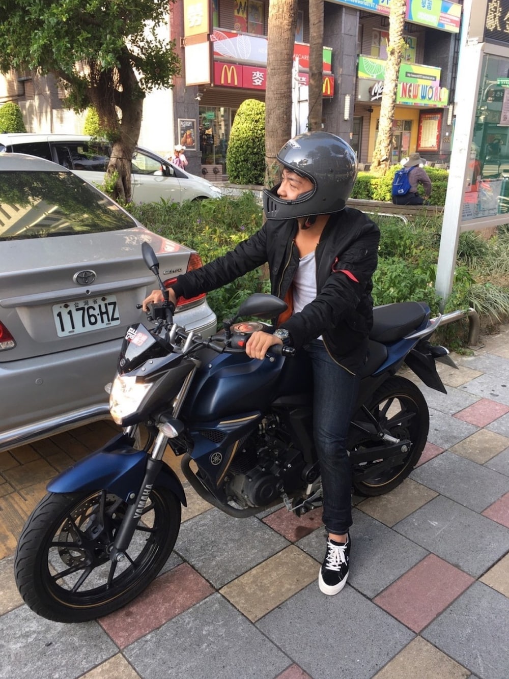 「BIKER、taiwanese」｜「Nudie Jeansのアイテム（デニムパンツ、ブルー系）」を使った、fail4wearさん（メンズ・168cm）の秋コーディネートの1枚目の写真