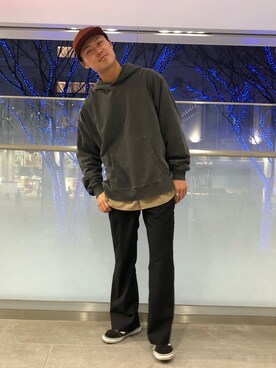 「SENSE OF PLACE by URBAN RESEARCH(センスオブプレイスバイアーバンリサーチ)のフレアパンツ(その他パンツ、ブラック系)」を使った、shintarou さん(メンズ)の春コーディネート