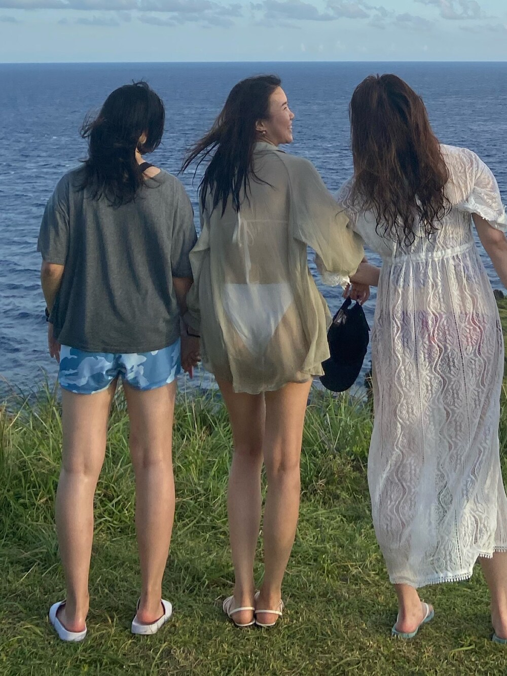 「夏、卒業旅行、水着」｜「wave shineのアイテム（水着、ホワイト系）」を使った、annさん（レディース・168cm）の夏コーディネートの1枚目の写真