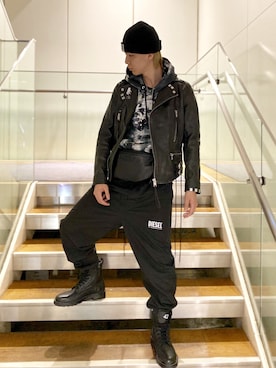 「DIESEL（ディーゼル）のアイテム（ブーツ）」を使った、Katsumiさん（メンズ・173cm）の冬コーディネート