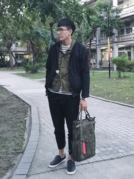 「plain-me（プレインミー）のアイテム（チノパンツ、ブラック系）」を使った、Yongさん（メンズ・180cm）の冬コーディネート