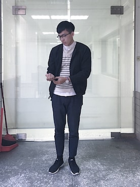 「plain-me（プレインミー）のアイテム（チノパンツ、ブルー系）」を使った、Yongさん（メンズ・180cm）の冬コーディネート