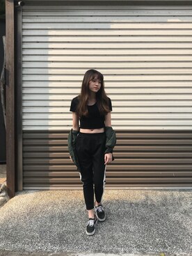 「NET（ネット）のアイテム（パンツ）」を使った、Jessieさん（レディース・158cm）の春コーディネート