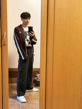 「adidasスニーカー」｜「アイテム（ジャージ）」を使った、pul_likさん（メンズ・162cm）の春コーディネート