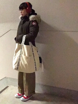 「アイテム（音楽/本・雑誌、レッド系）」を使った、Azさん（レディース・153cm）の冬コーディネート