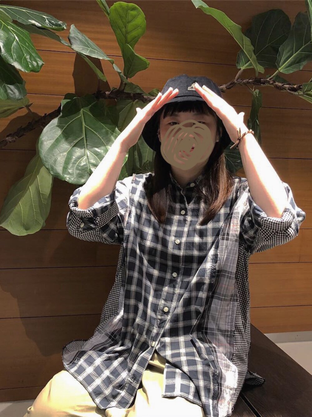 「誠品、秋コーデ、古着」｜「niko and...のアイテム（シャツ/ブラウス、ブラック系）」を使った、桃さん（レディース・162cm）の秋コーディネートの1枚目の写真