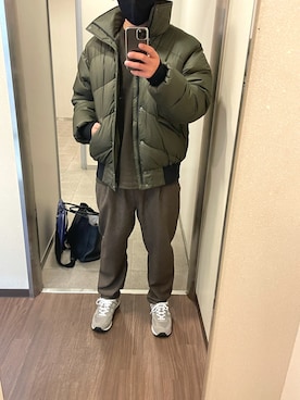 「THE NORTH FACE（ザノースフェイス）のアイテム（ダウンジャケット/コート、グリーン系）」を使った、🐰🔎hiroさん（メンズ・179cm）の冬コーディネート