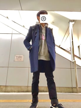 「KATHARINE HAMNETT LONDON （キャサリンハムネットロンドン）のアイテム（チェスターコート）」を使った、Rickさん（メンズ・167cm）の冬コーディネート