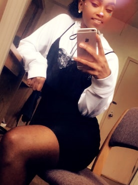 「STYLE」｜「アイテム（チュニック）」を使った、Hannah Lauren Mojetさん（レディース・155cm）の冬コーディネート