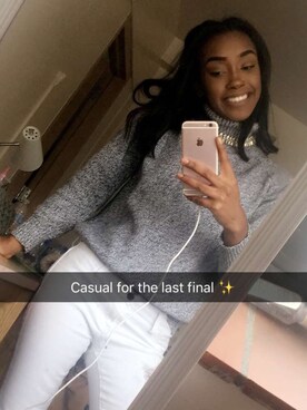 Hannah Lauren Mojetさんのコーディネート