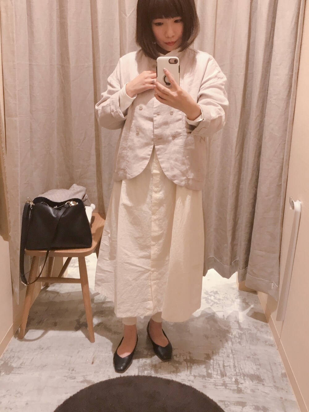 「大人カジュアル、ママファッション、低身長、シンプル、ナチュラル、オトナ女子、オールホワイト、TUTIE.、TODAYFUL、ワンピース」｜「TODAYFULのギャザーシャツドレス（ワンピース、ホワイト系）」を使った、もっさんさん（レディース・152cm）の秋コーディネートの1枚目の写真