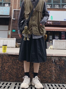 「Yeezy（イージー）のアイテム（アクセサリー）」を使った、小陈同学さん（レディース・168cm）の冬コーディネート