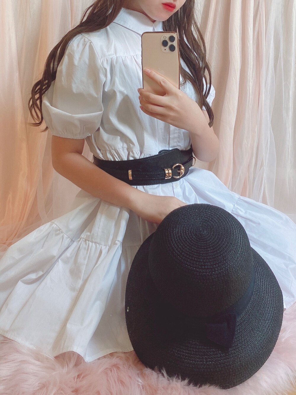 「春カラー、大人カジュアル、シャツスタイル、シャツワンピース、ティアードワンピース、春アウター、低身長、outfit、スカートコーデ、春コーデ」｜「vanrepetitepoupeeのアイテム（シャツワンピース、ホワイト系）」を使った、mayaさん（レディース・149cm）の春コーディネートの1枚目の写真