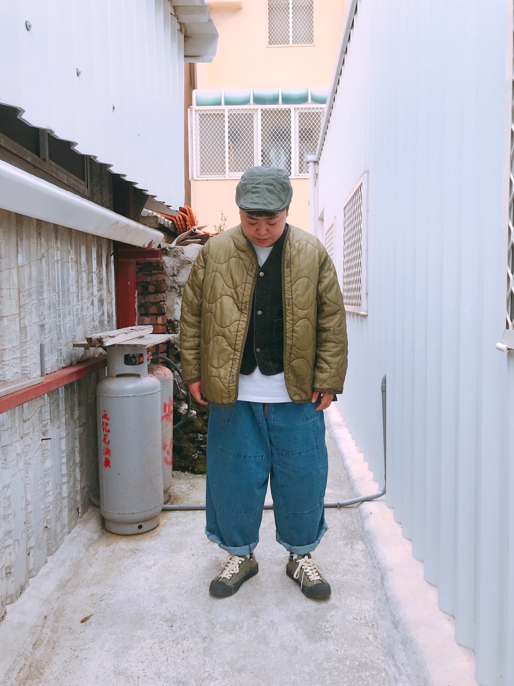 「古著のアイテム（ミリタリージャケット、グリーン系）」を使った、rongさん（メンズ・160cm）の夏コーディネートの1枚目の写真