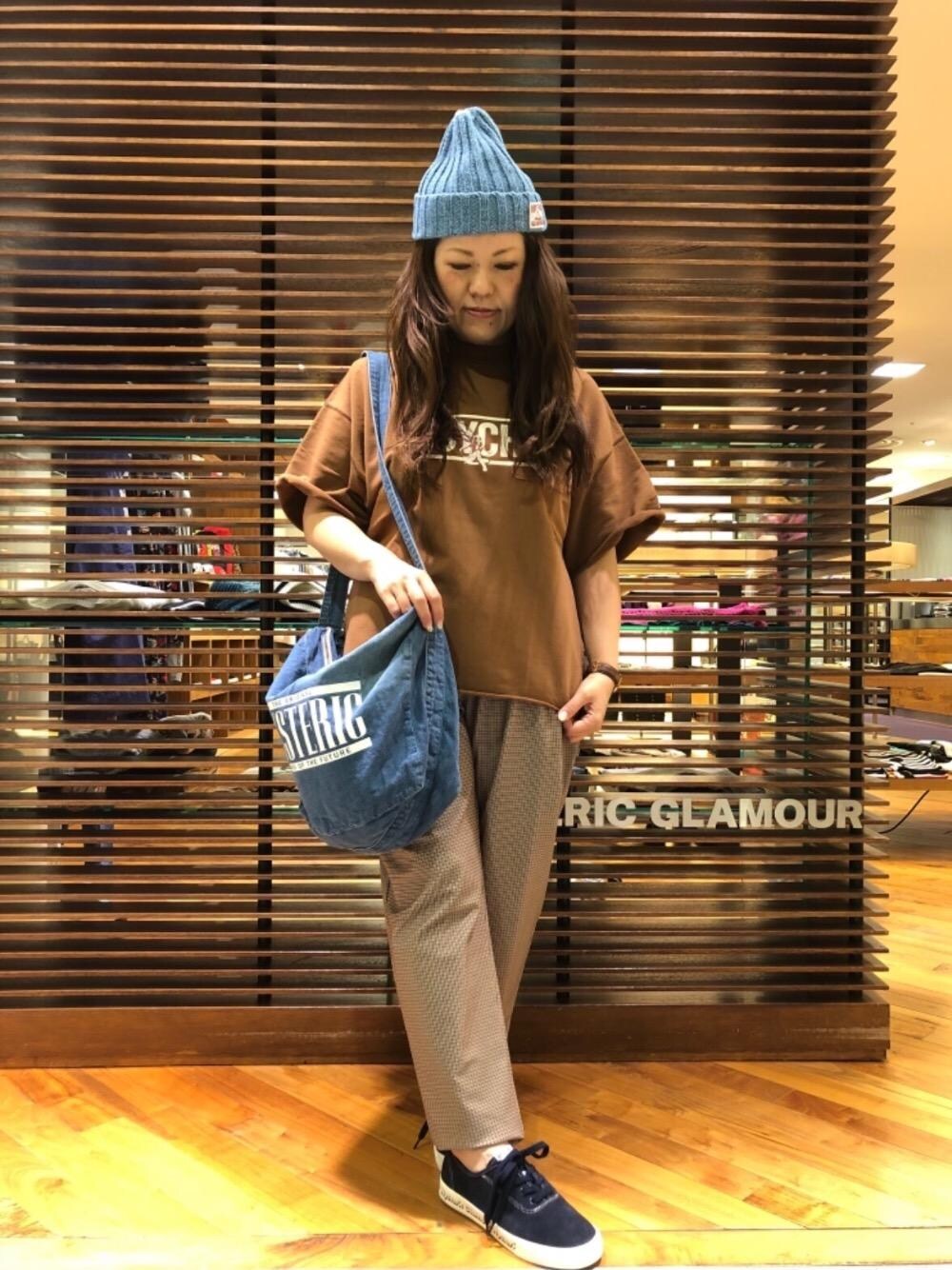 「チェック、カジュアル、シンプル、大人カジュアル、Hysteric Glamour、楽チンコーデ、ヒステリックグラマー、秋コーデ、ブラウンコーディネート、1タックパンツ」｜「HYSTERIC GLAMOURのロゴ編み込みアンクル丈 3Pソックス（ソックス/靴下、その他）」を使った、ともさん（レディース・154cm）の夏コーディネートの1枚目の写真
