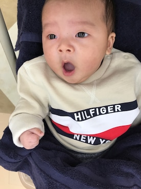 「TOMMY HILFIGER（トミーヒルフィガー）のアイテム（スウェット）」を使った、にこさん（キッズ・60cm）の冬コーディネート