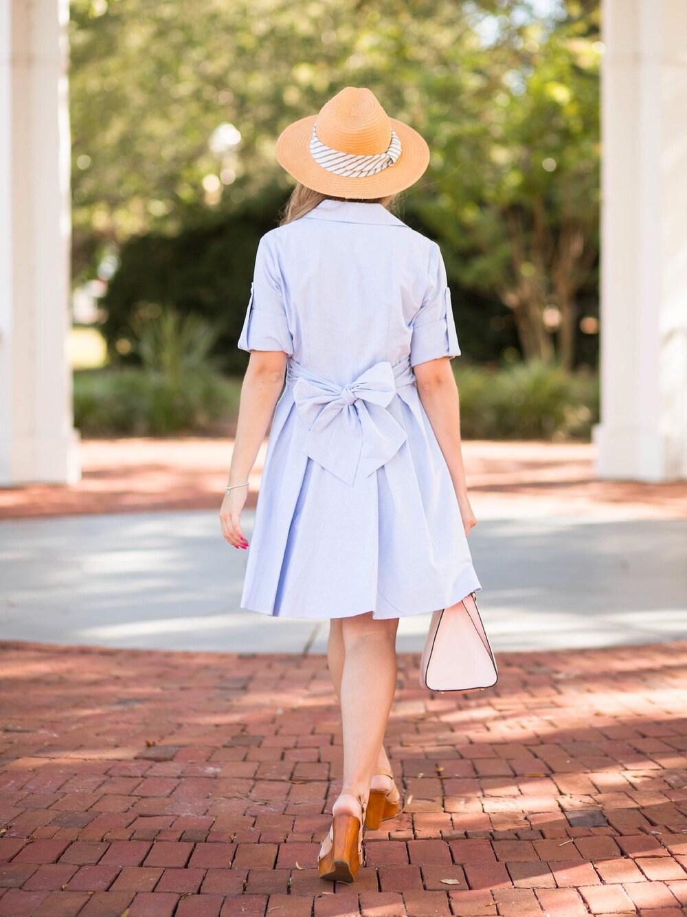 「summer、summer style、fashion、fashion blogger、dress、bow、blue、girl、girly、preppy」｜「Lauren Jamesのアイテム（ワンピース、ブルー系）」を使った、Polishedpiggyさん（レディース・163cm）の夏コーディネートの1枚目の写真