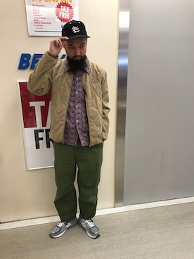 「BEAVER（ビーバー）のアイテム（パンツ）」を使った、すずき ともたかさん（メンズ・183cm）の冬コーディネート