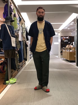 「UNIVERSAL OVERALL（ユニバーサルオーバーオール）のアイテム（パンツ）」を使った、すずき ともたかさん（メンズ・183cm）の夏コーディネート