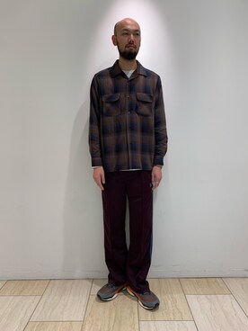 「Tシャツ」｜「アイテム（トップス、ゴールド系）」を使った、すずき ともたかさん（メンズ・183cm）の冬コーディネート