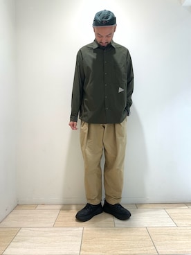 「and wander（アンドワンダー）のアイテム（トップス）」を使った、すずき ともたかさん（メンズ・183cm）の秋コーディネート