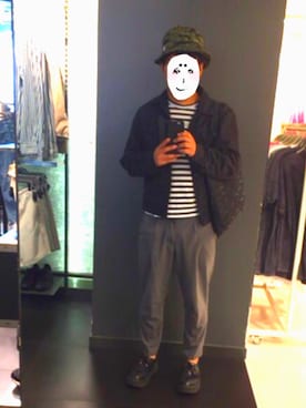 「COMME des GARCONS HOMME（コム デ ギャルソン・オム）のアイテム（ナイロンジャケット）」を使った、ともとも共とともどもにさん（メンズ・166cm）の春コーディネート