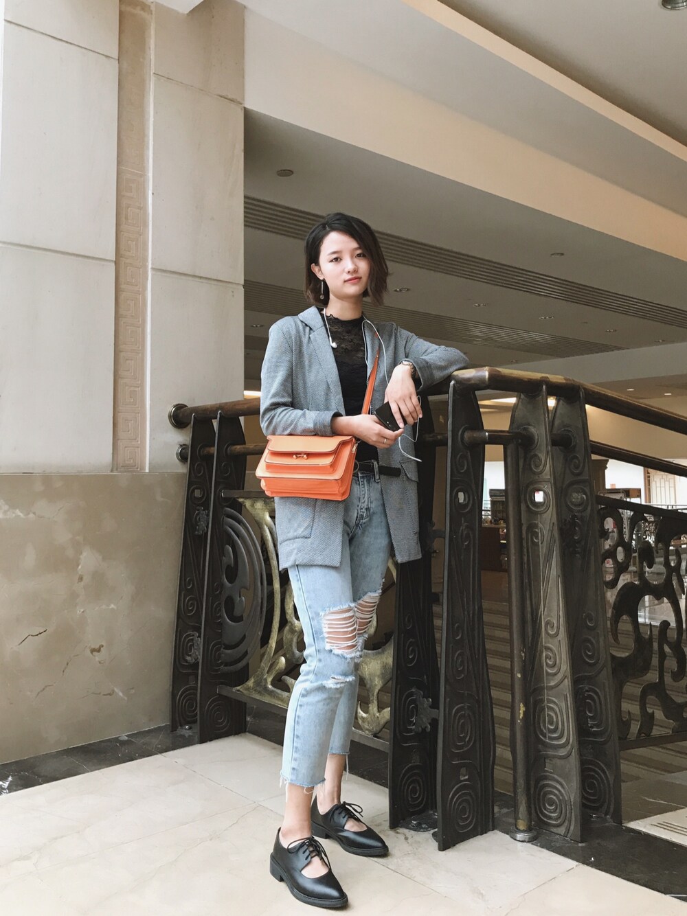 「MONKEY TIMEのアイテム（テーラードジャケット、グレー系）」を使った、Lili Jさん（レディース・162cm）の冬コーディネートの1枚目の写真