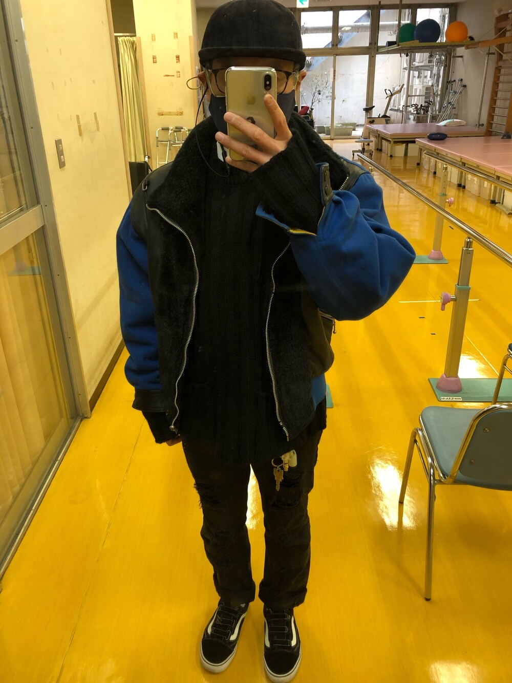 「古着MIX、80's」｜「W&LTのアイテム（ニット/セーター、ブラック系）」を使った、Kazさん（メンズ・158cm）の冬コーディネートの1枚目の写真