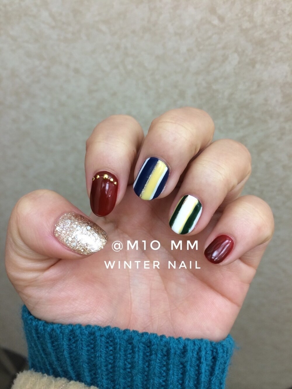 「冬ネイル、ジェルネイル、ストライプネイル」｜「NAILSのアイテム（その他、ホワイト系）」を使った、m1ommさん（レディース・148cm）の春コーディネートの1枚目の写真