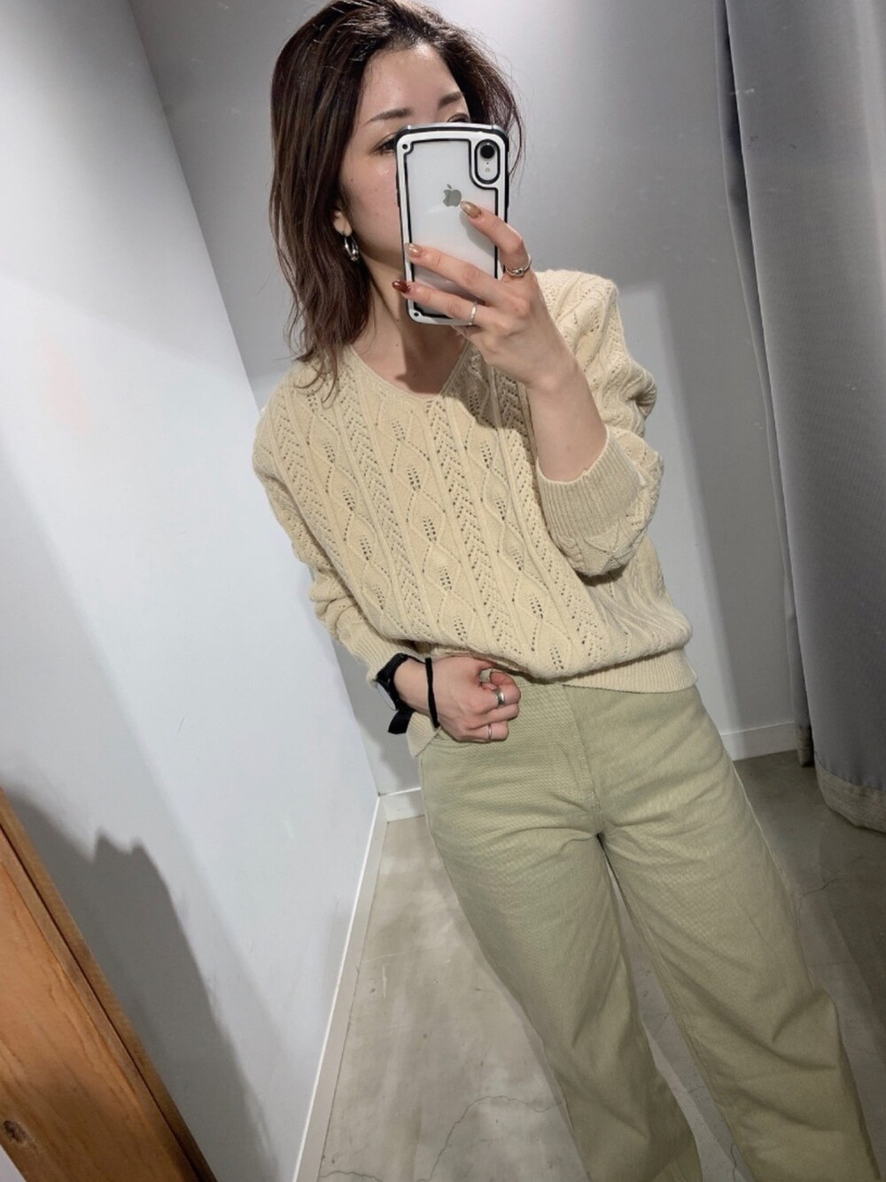 「グリーン、イエロー、ベージュ、パステルカラー、春ニット、シンプルコーデ、春コーデ、低身長、オトナカジュアル」｜「Auntie Rosa Holidayのアイテム（ニット/セーター、ベージュ系）」を使った、ぉマメさん（レディース・152cm）の冬コーディネートの1枚目の写真