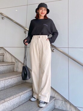 👯‍♀️ is wearing Vicente "Vicente&#9825;HONEY BONJOUR long tee"