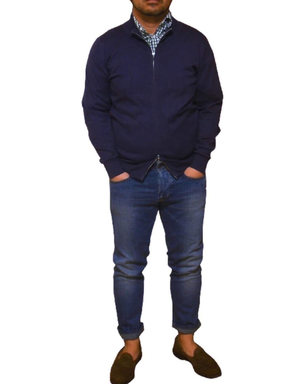 パープル系のトップス、その他のシャツ/ブラウス、ブルー系のデニムパンツを着用したメンズの春コーディネートの1枚目の写真