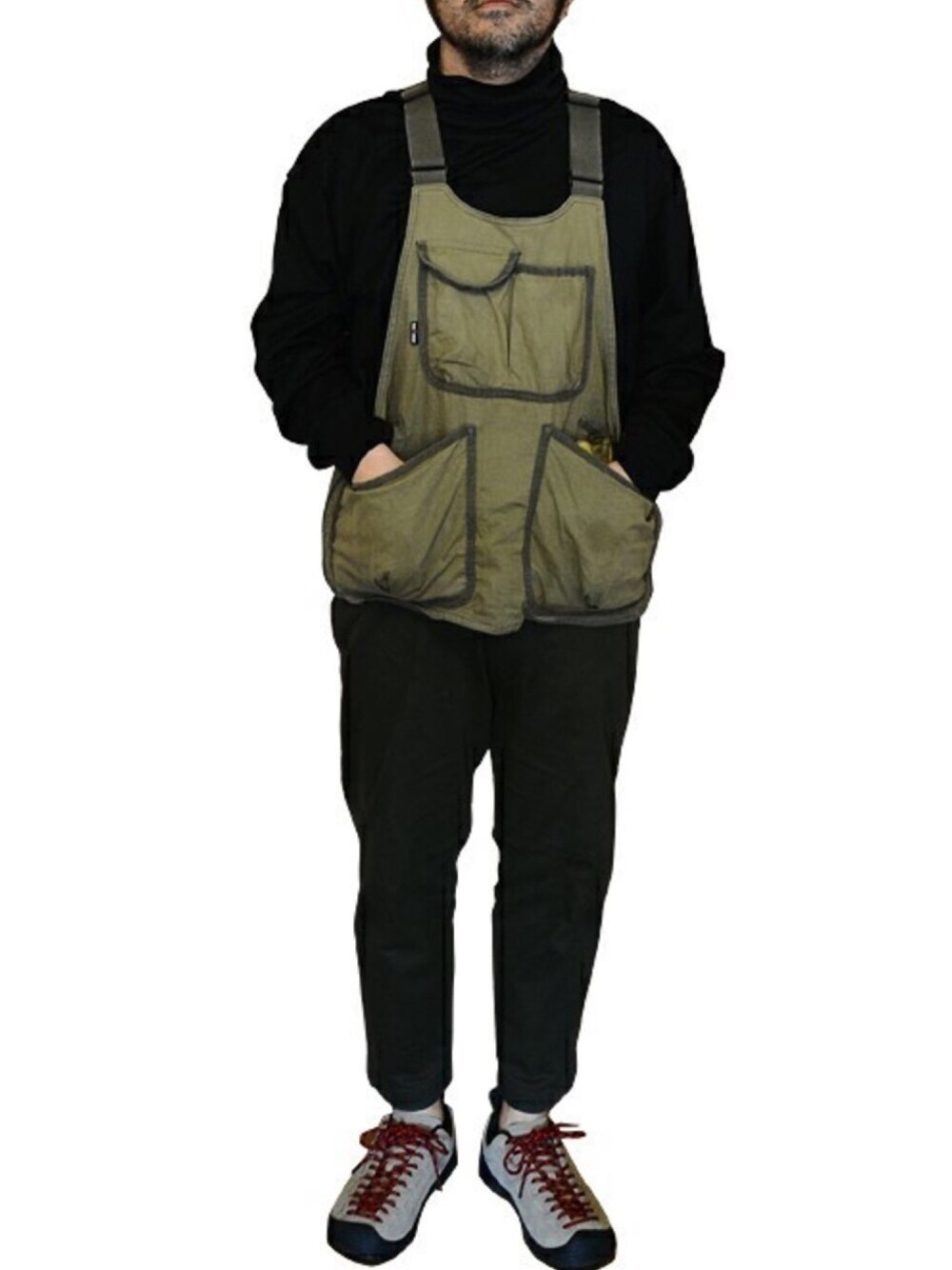 「キャンプ、ユニクロ、キャンプスタイル、フェススタイル、パパコーデ、アウトドアスタイル、アウトドアミックス、モノクロ、ユニクロコーデ」｜「UNIQLOのアイテム（Tシャツ/カットソー、ブラック系）」を使った、はるさん（メンズ・167cm）の春コーディネートの1枚目の写真