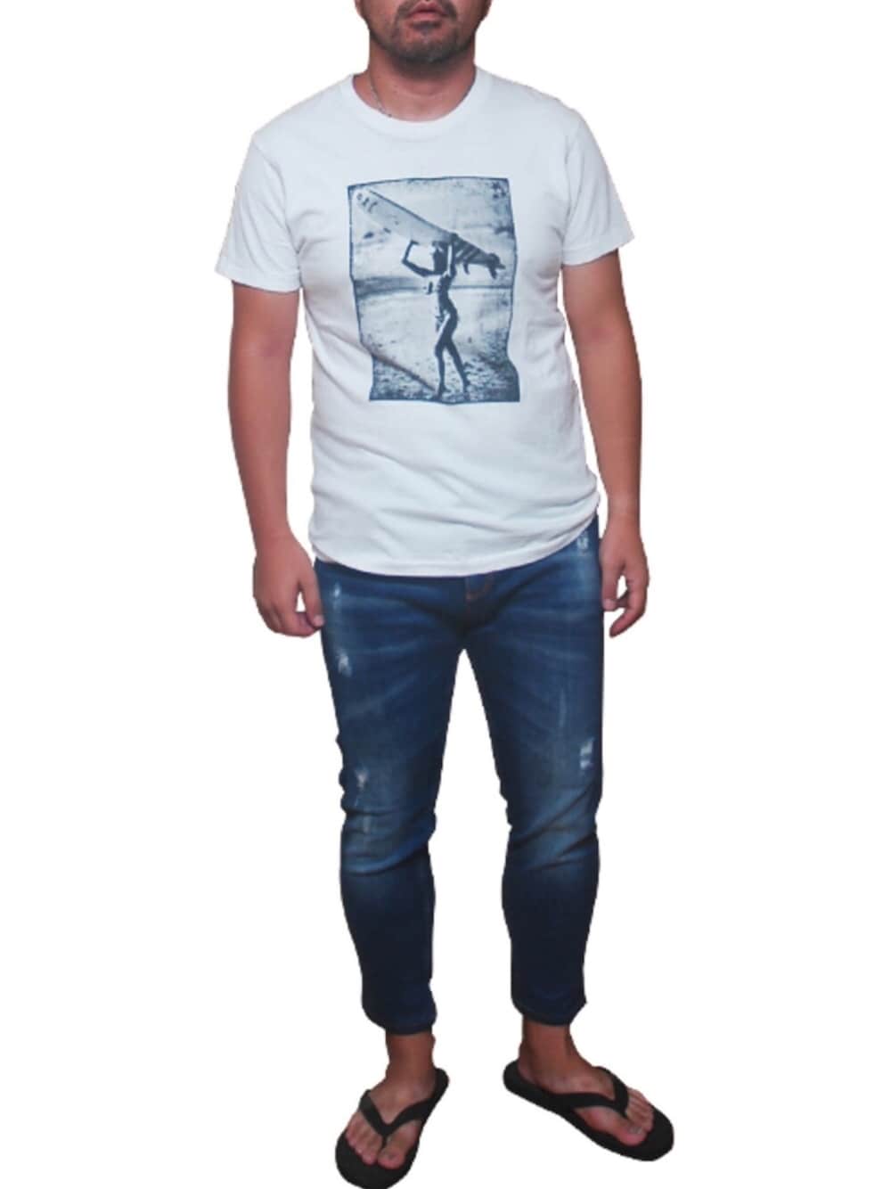 「オトナカジュアル、summer、シンプルスタイル、休日スタイル、パパコーデ、白Tシャツ、サーフ」｜「MARBLESのアイテム（Tシャツ/カットソー、ホワイト系）」を使った、はるさん（メンズ・167cm）の夏コーディネートの1枚目の写真