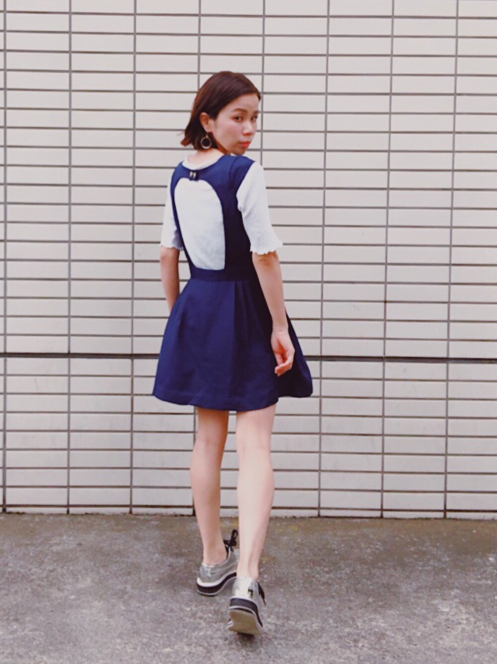 「MAISON KITSUNE、ワンピース、背中あき、デート、デートスタイル（WOMEN）、大人カジュアル、大人ガーリー、大人女子、dholic」｜「Maison Kitsuneのアイテム（ワンピース、ブルー系）」を使った、eimi さん（レディース・155cm）の春コーディネートの1枚目の写真