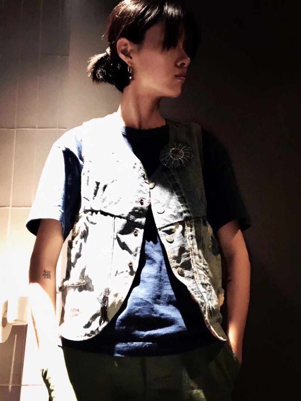「KAPITAL」｜「KAPITALのアイテム（アンダーウェア、ブルー系）」を使った、小索さん（レディース・165cm）の春コーディネートの1枚目の写真