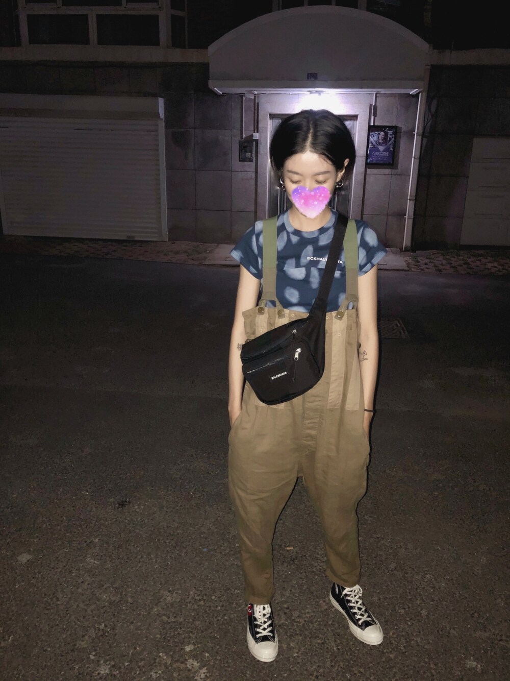 「ECKHAUS LATTA、cdg play、KAPITAL、BALENCIAGA」｜「ECKHAUS LATTAのアイテム（Tシャツ/カットソー、ブルー系）」を使った、小索さん（レディース・165cm）の夏コーディネートの1枚目の写真