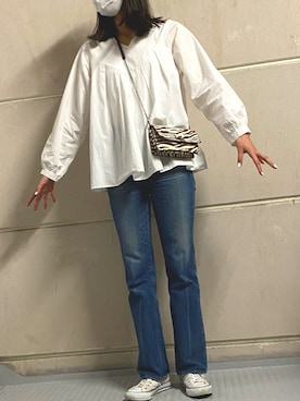 「アイテム（ビジネスシャツ、ホワイト系）」を使った、アアアさん（レディース・170cm）の春コーディネート
