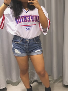 「MONKI（モンキ）のアイテム（イヤリング）」を使った、Hanna Joyce Hermosaさん（レディース・165cm）の夏コーディネート