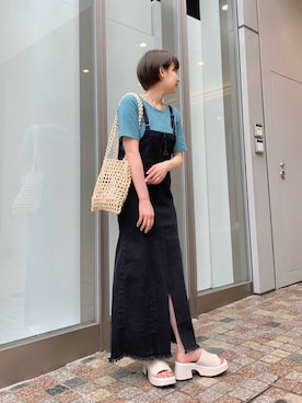 「ビーズバッグ」｜「アイテム（ジャンパースカート）」を使った、こなつさん（レディース・155cm）の春コーディネート