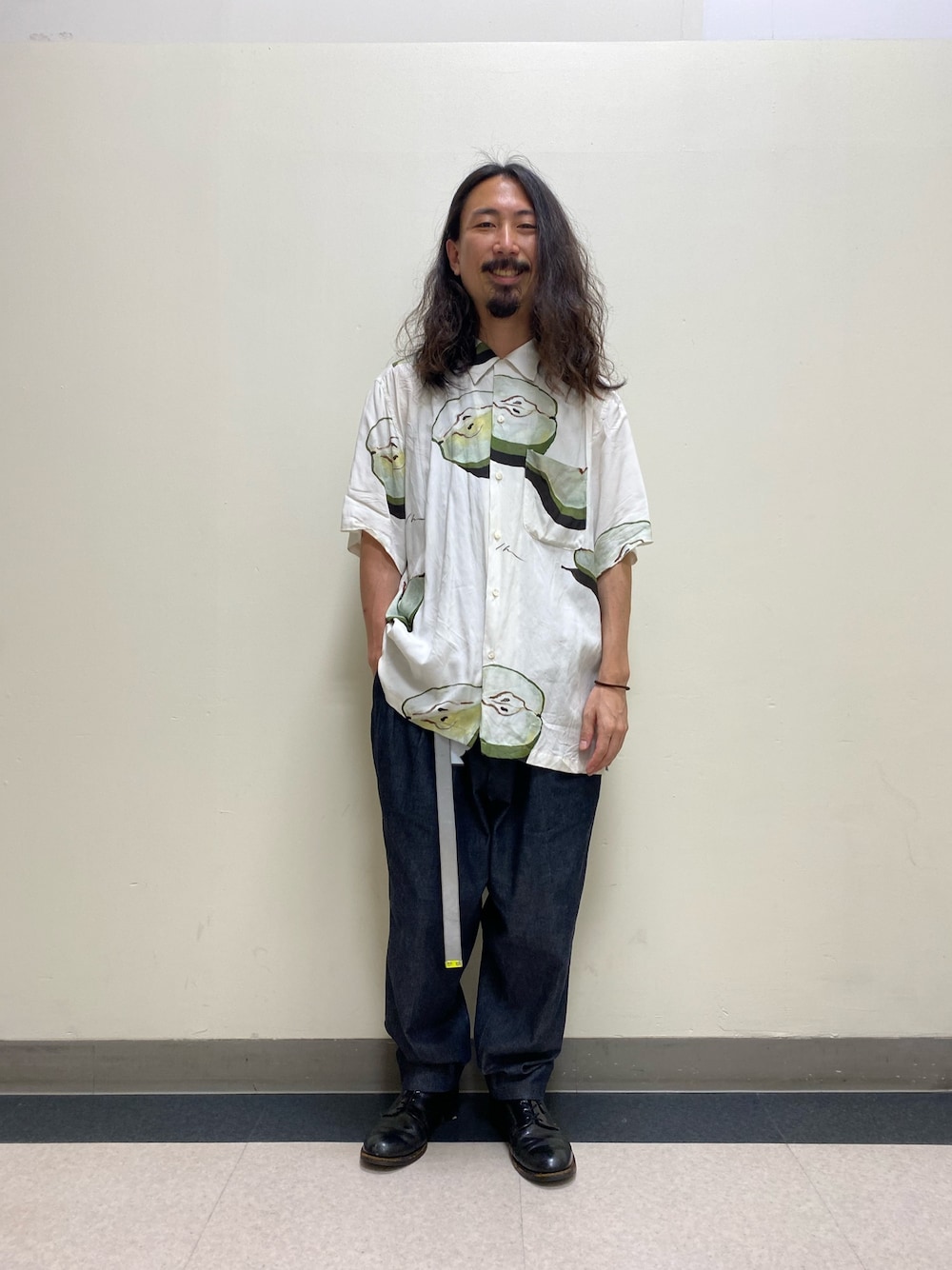 「ゆるコーデ、初夏コーデ、ビッグシルエット、カジュアル、低身長男子、ワイドパンツ」｜「Aloha Rugのアイテム（シャツ/ブラウス、ホワイト系）」を使った、kebi1020さん（メンズ・163cm）の夏コーディネートの1枚目の写真