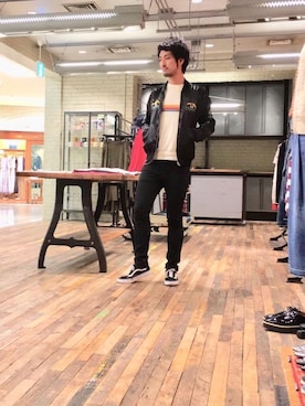 「ワントーンコーデ」｜「アイテム（スカジャン）」を使った、K.ODAさん（メンズ・182cm）の春コーディネート