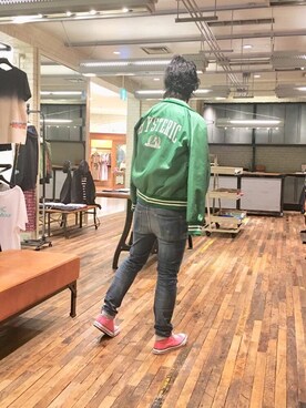 「長袖シャツ」｜「アイテム（スタジャン）」を使った、K.ODAさん（メンズ・182cm）の秋コーディネート