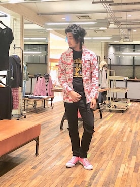 「アイテム（カバーオール、レッド系）」を使った、K.ODAさん（メンズ・182cm）の秋コーディネート