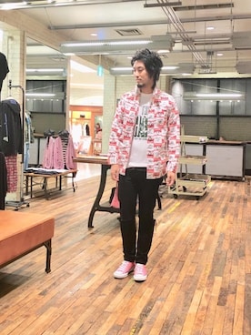 「アイテム（カバーオール、レッド系）」を使った、K.ODAさん（メンズ・182cm）の秋コーディネート