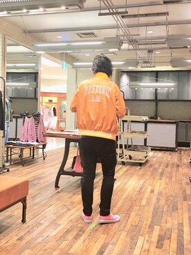 「スキニー」｜「アイテム（スタジャン）」を使った、K.ODAさん（メンズ・182cm）の秋コーディネート